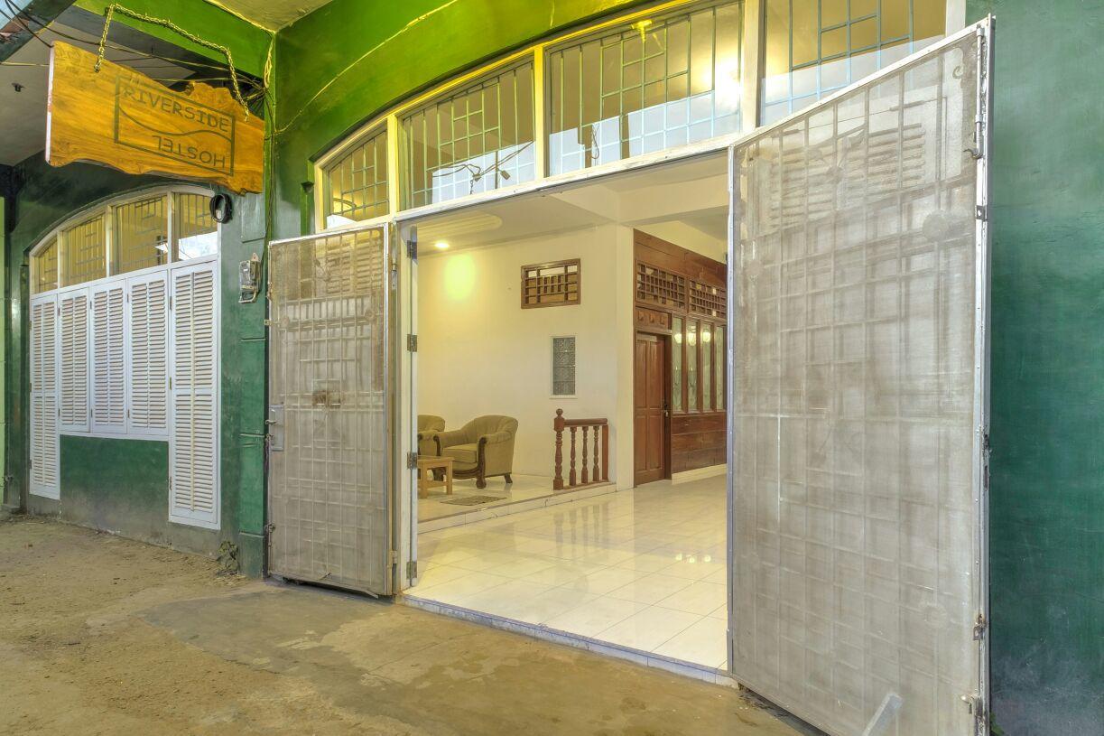 Riverside Hostel Padang المظهر الخارجي الصورة