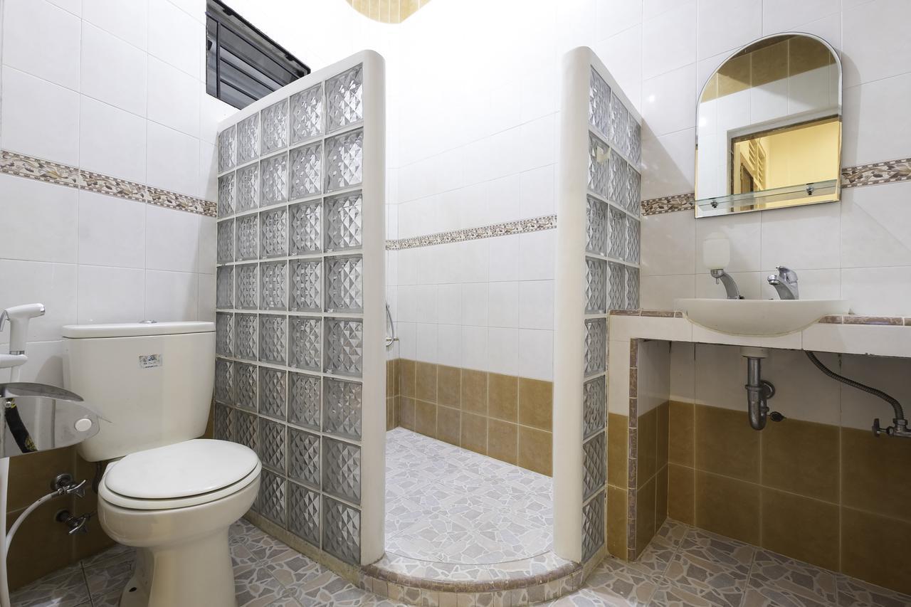 Riverside Hostel Padang المظهر الخارجي الصورة